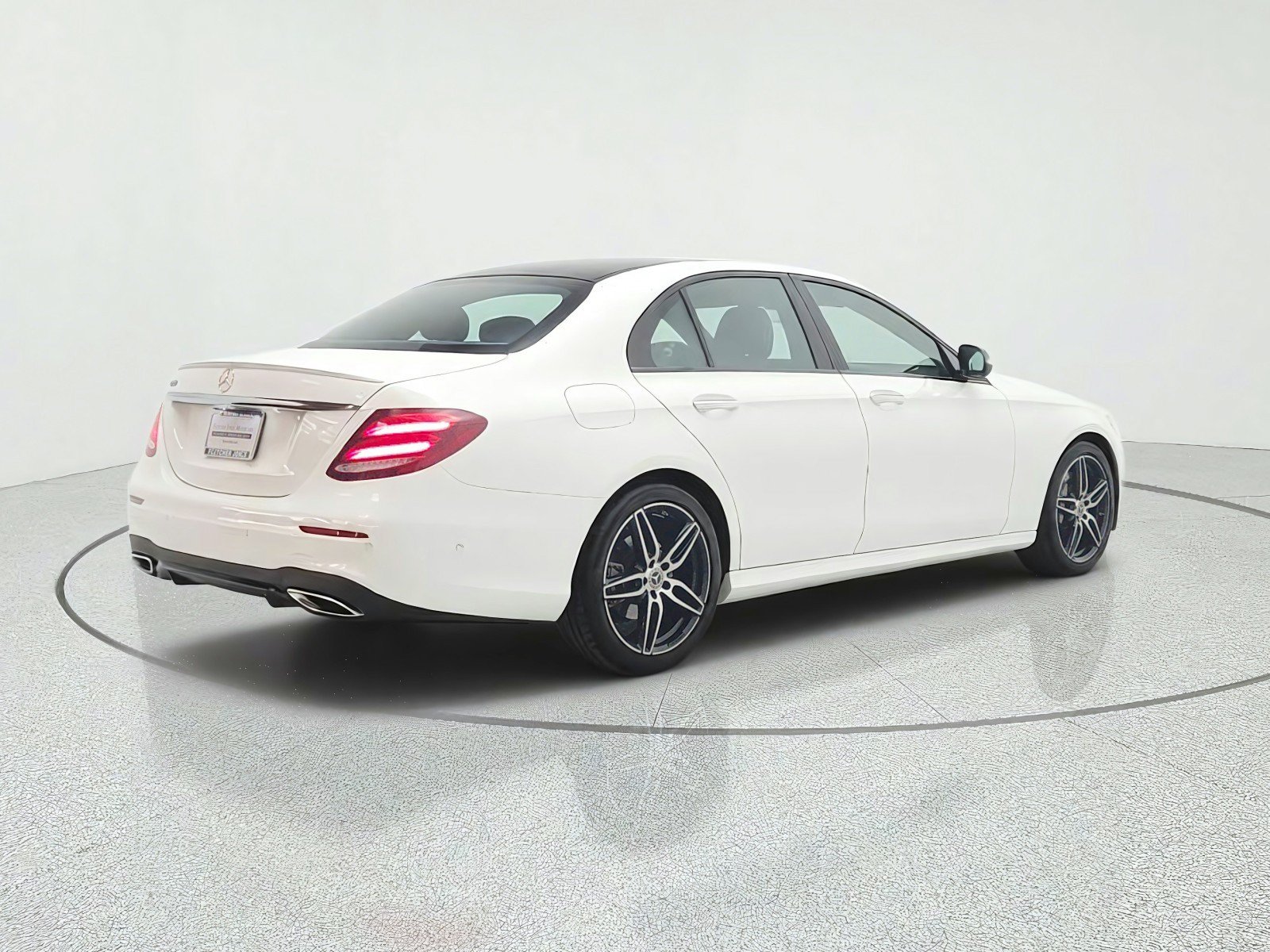 Used 2019 Mercedes-Benz E 300 image 5