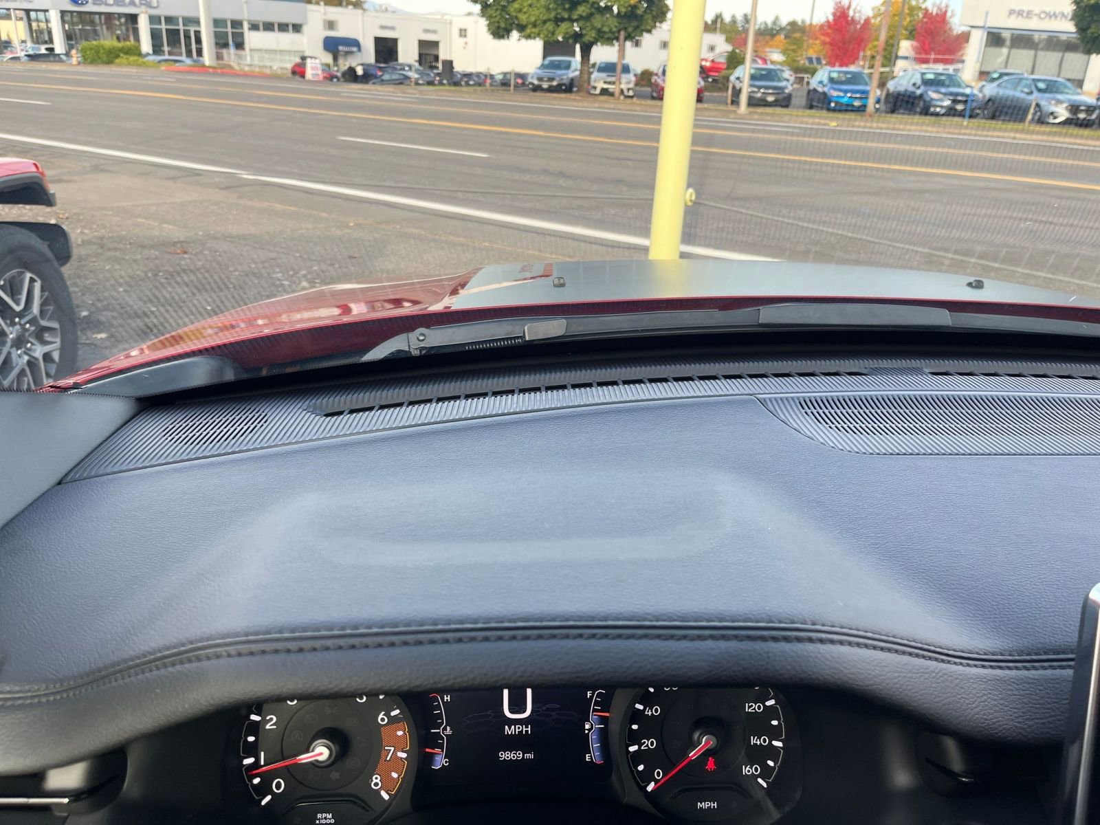 Used 2025 Jeep Compass Trailhawk image 34