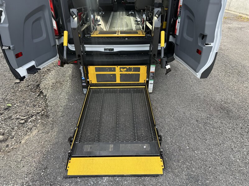 Used 2018 Ford Transit 150 XL RWD image 6