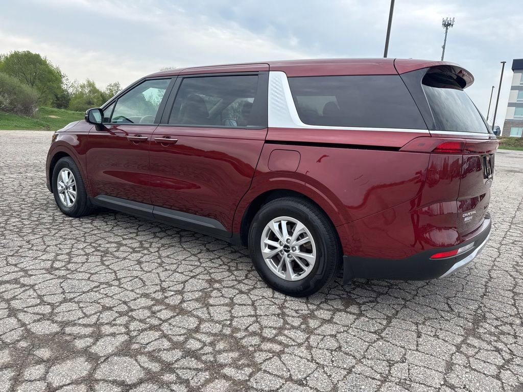 Used 2024 Kia Carnival LX FWD image 32