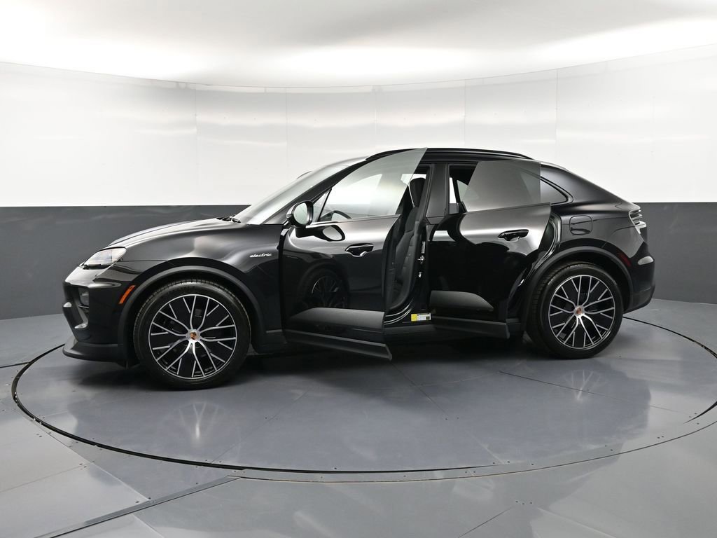 New 2026 Porsche Macan 4 Electric AWD/4WD image 37