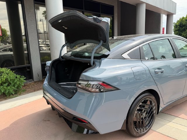 New 2027 Nissan Sentra SR w/ SR All Weather Package FWD image 8
