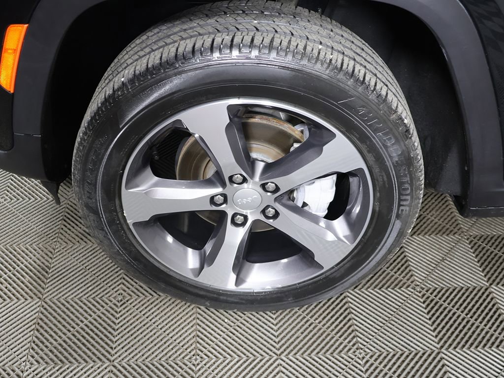 Used 2023 Jeep Grand Cherokee Limited AWD/4WD image 18