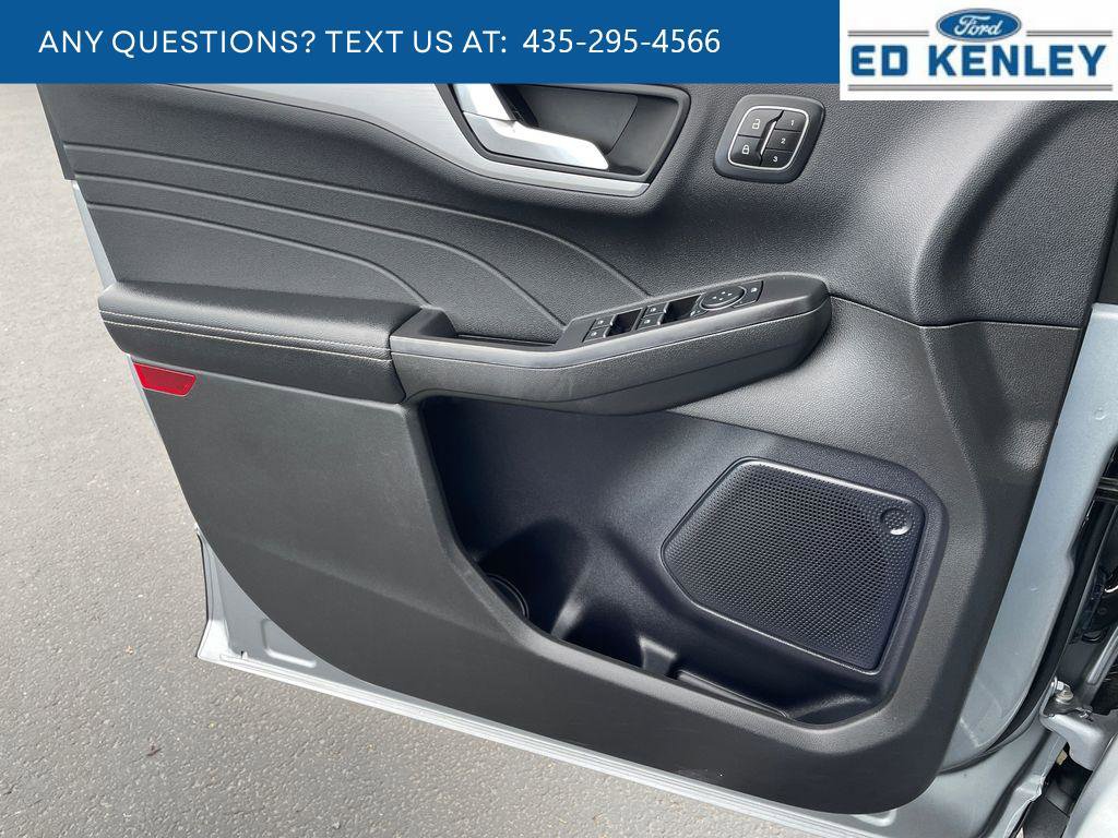 Used 2024 Ford Escape Platinum image 25