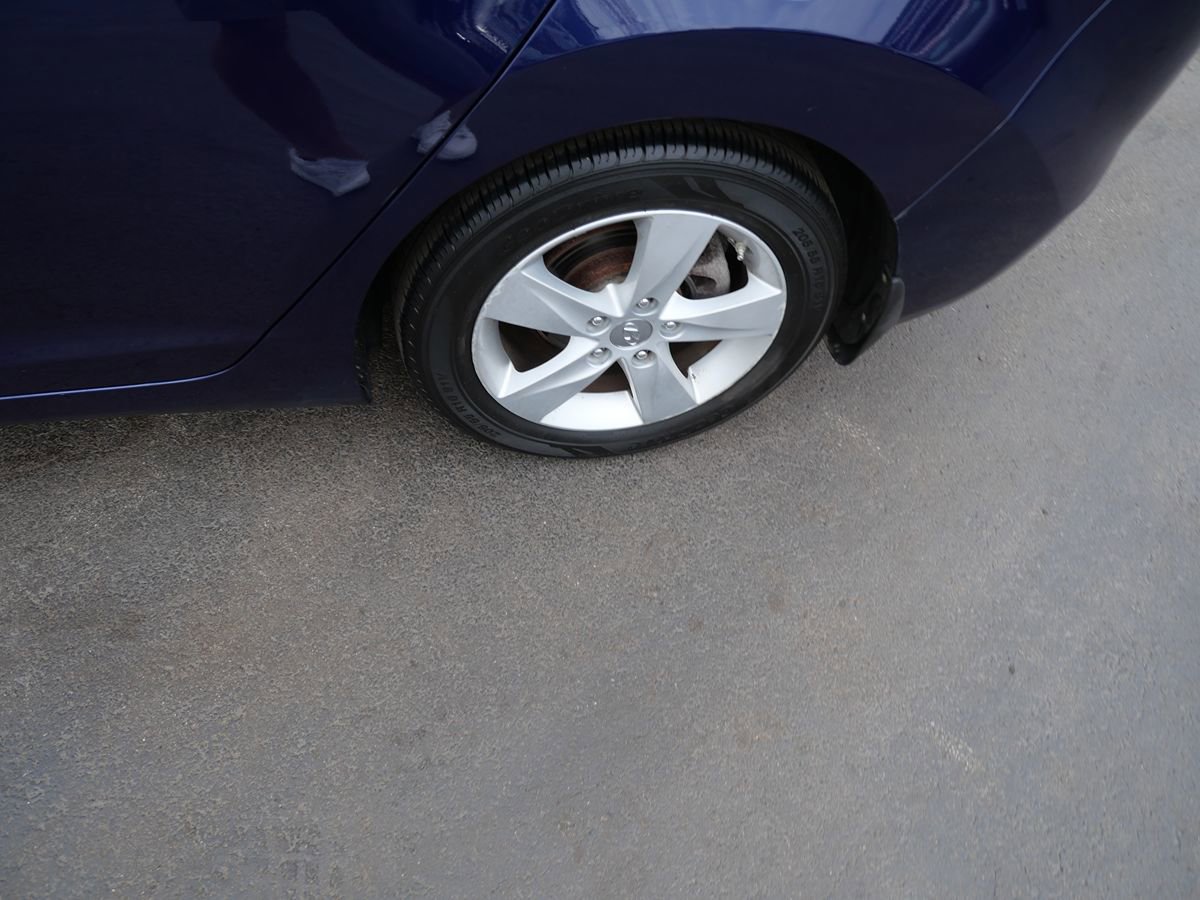 Used 2013 Hyundai Elantra GLS FWD image 32