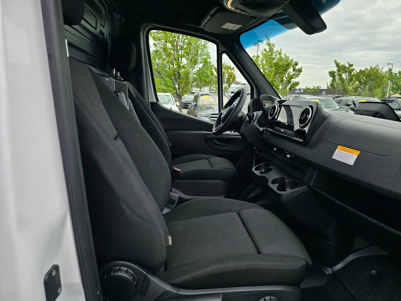 Used 2025 Mercedes-Benz Sprinter 2500 image 11