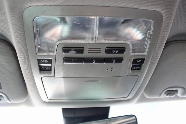 Used 2018 Toyota Highlander SE image 25