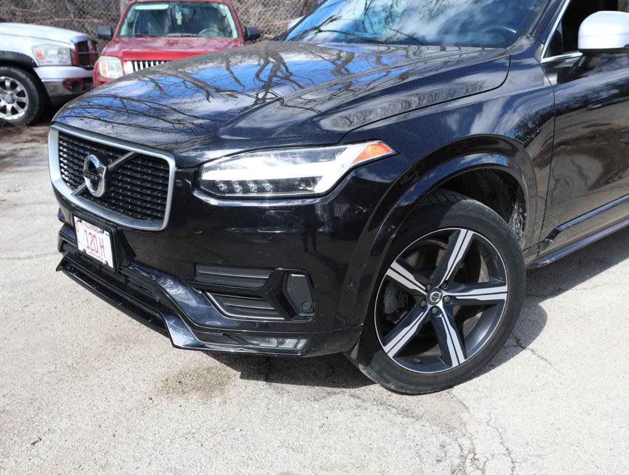 Used 2017 Volvo XC90 T6 R-Design w/ Vision Package AWD/4WD image 2
