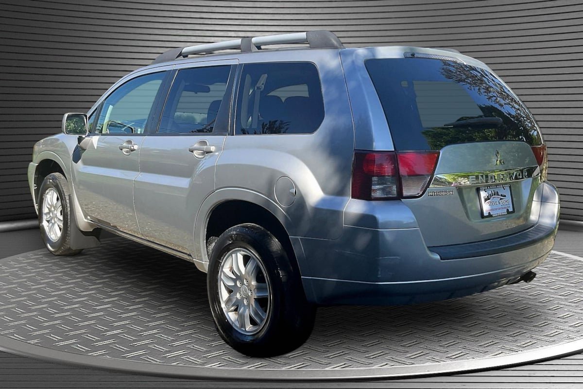 Used 2011 Mitsubishi Endeavor LS AWD/4WD image 4