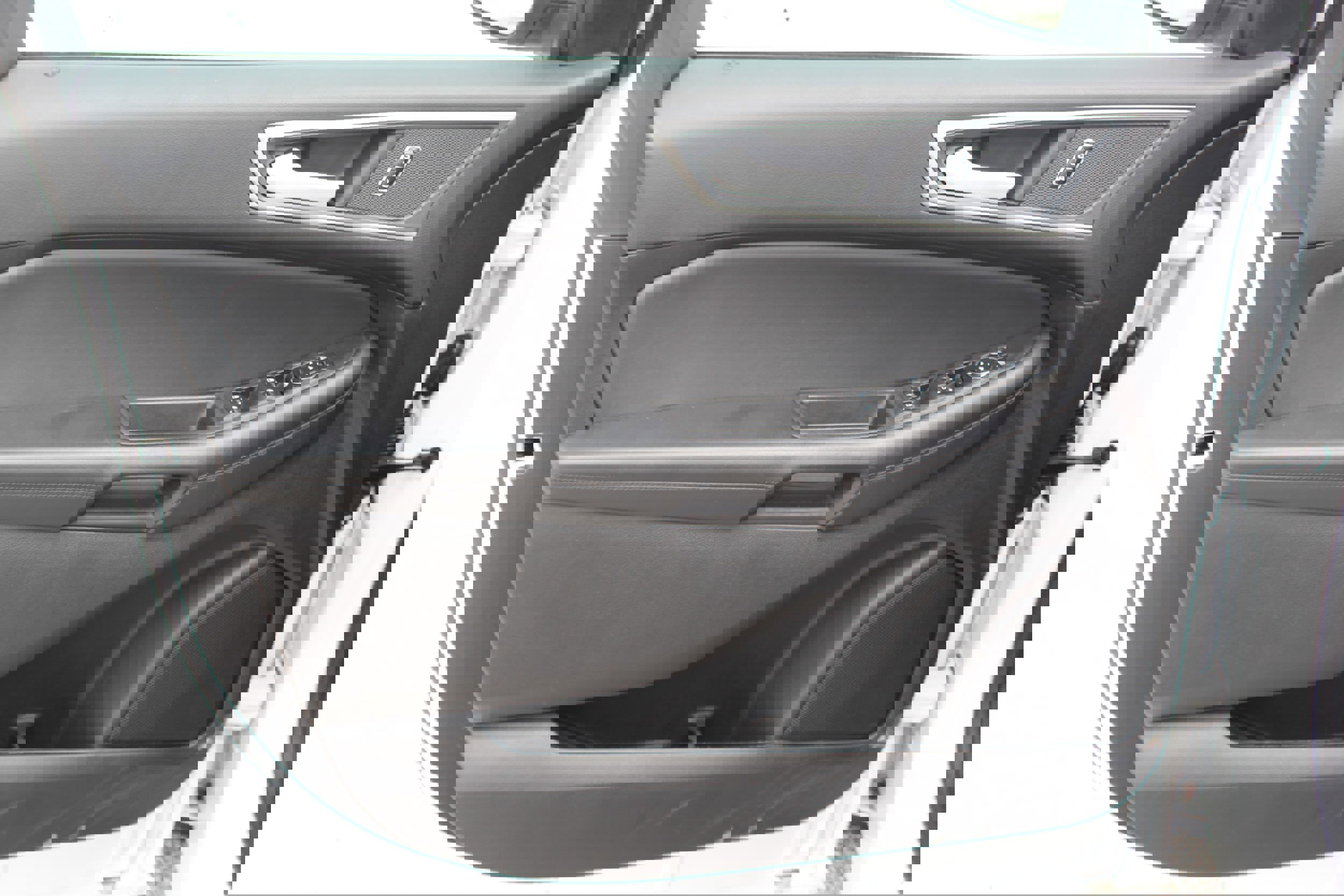 Used 2024 Ford Edge SEL image 17