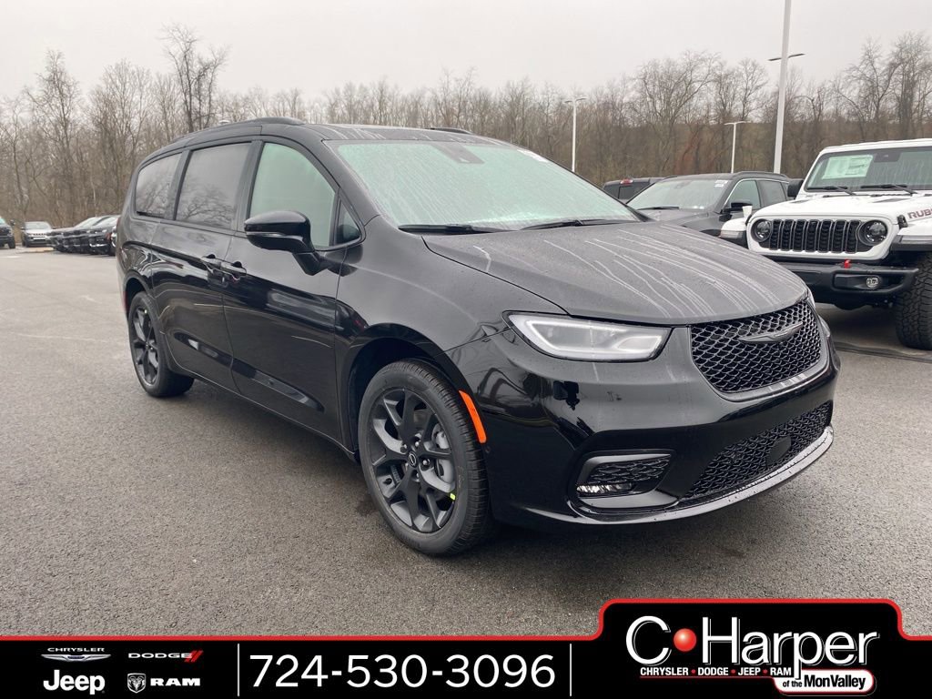New 2026 Chrysler Pacifica Limited w/ S Appearance Package AWD/4WD image 1