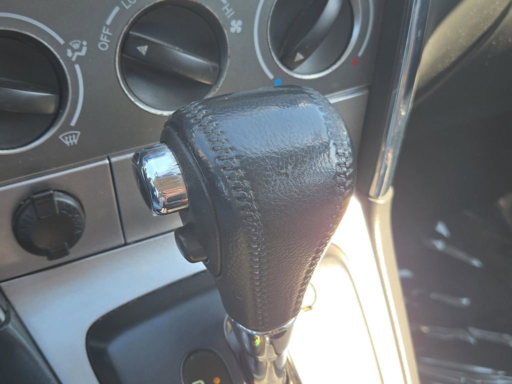 Used 2007 Toyota Matrix Base image 24