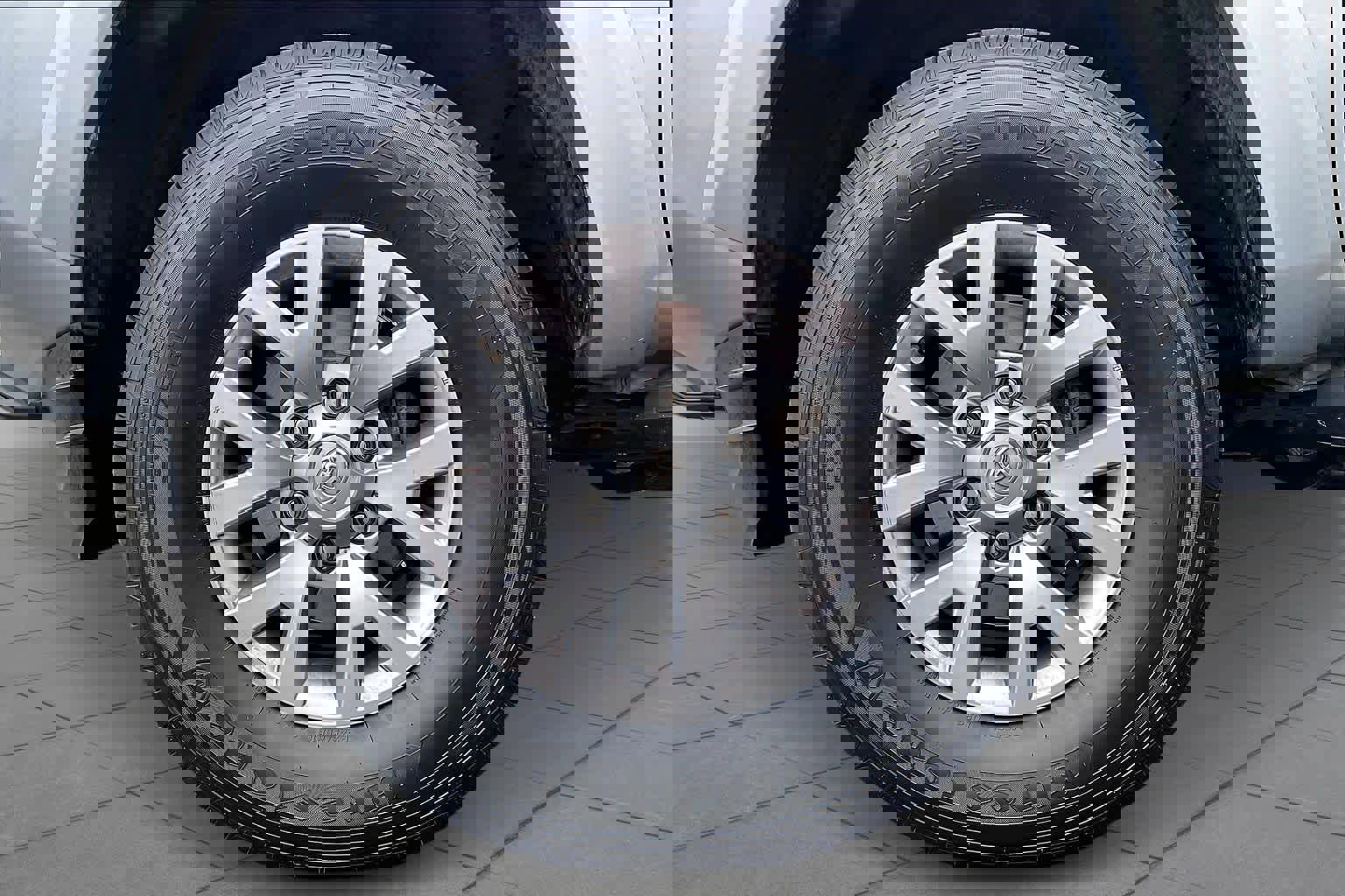 Used 2017 Toyota Tacoma SR5 w/ Tow Package image 9