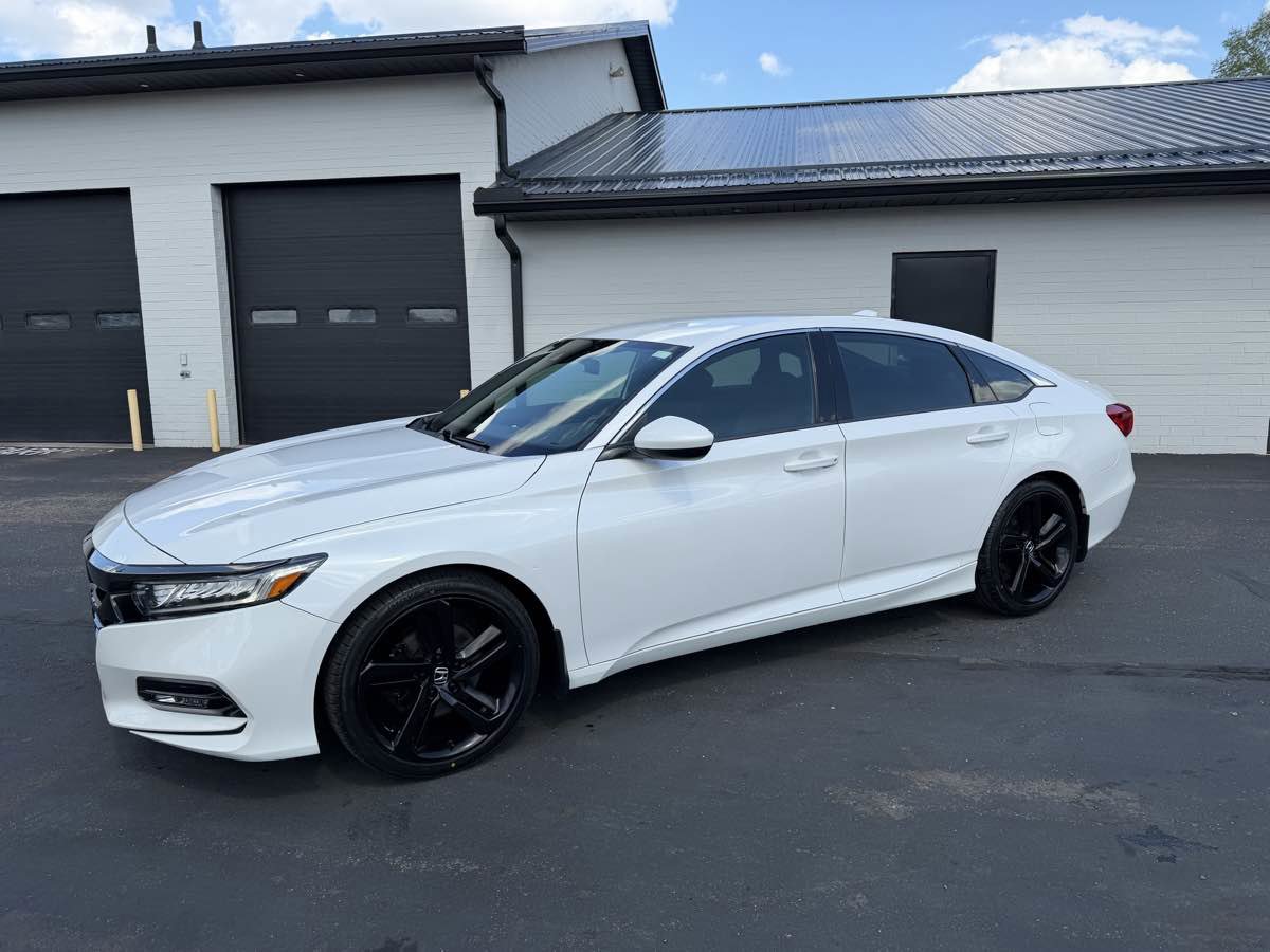 Used 2019 Honda Accord Sport image 3