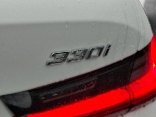 New 2026 BMW 330i xDrive Sedan w/ Convenience Package AWD/4WD image 21