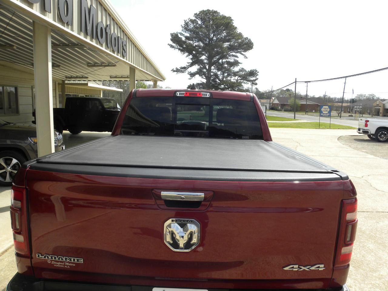 Used 2022 RAM 1500 Laramie AWD/4WD image 9