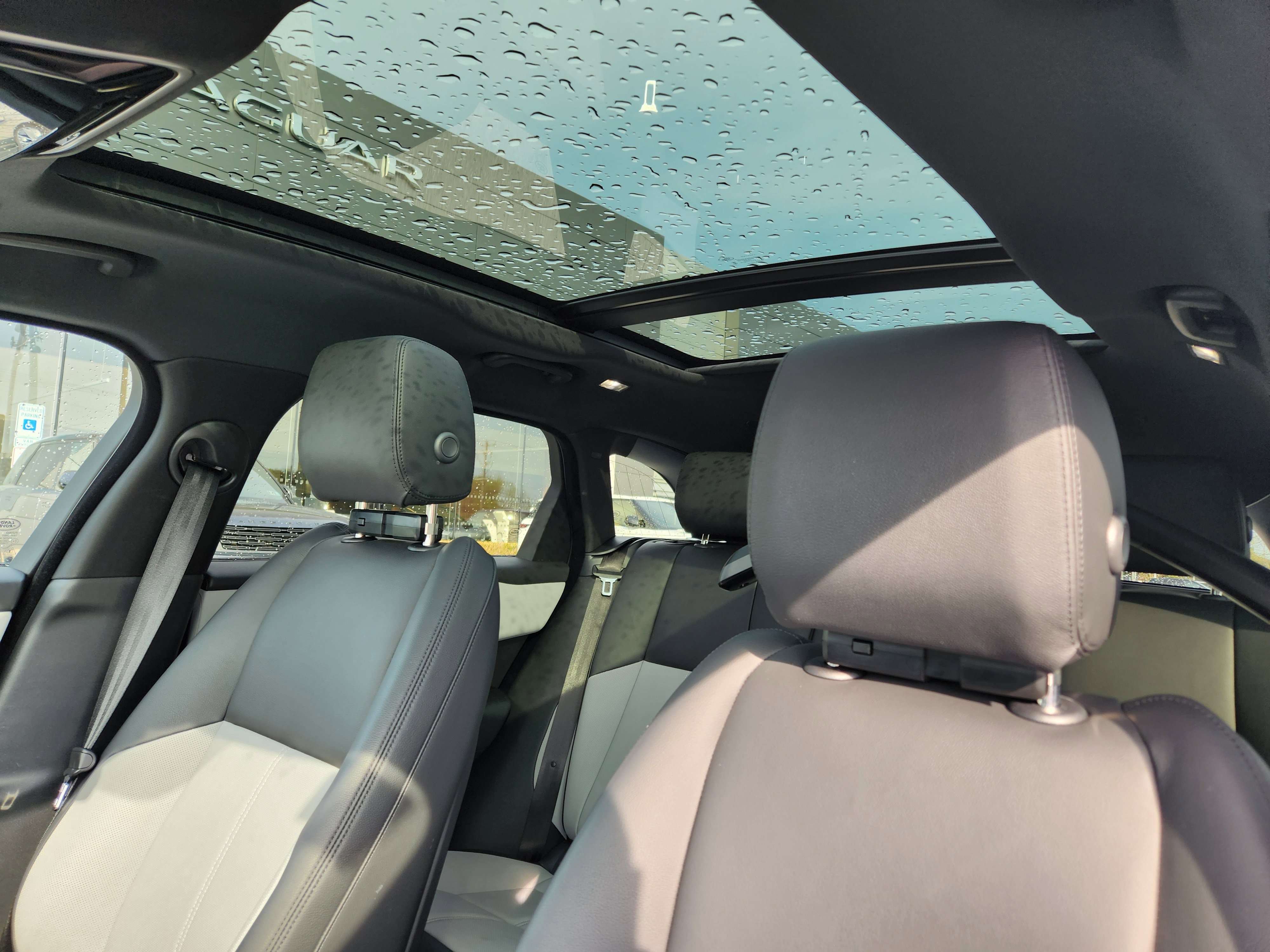 Certified 2026 Land Rover Range Rover Velar Dynamic SE AWD/4WD image 12