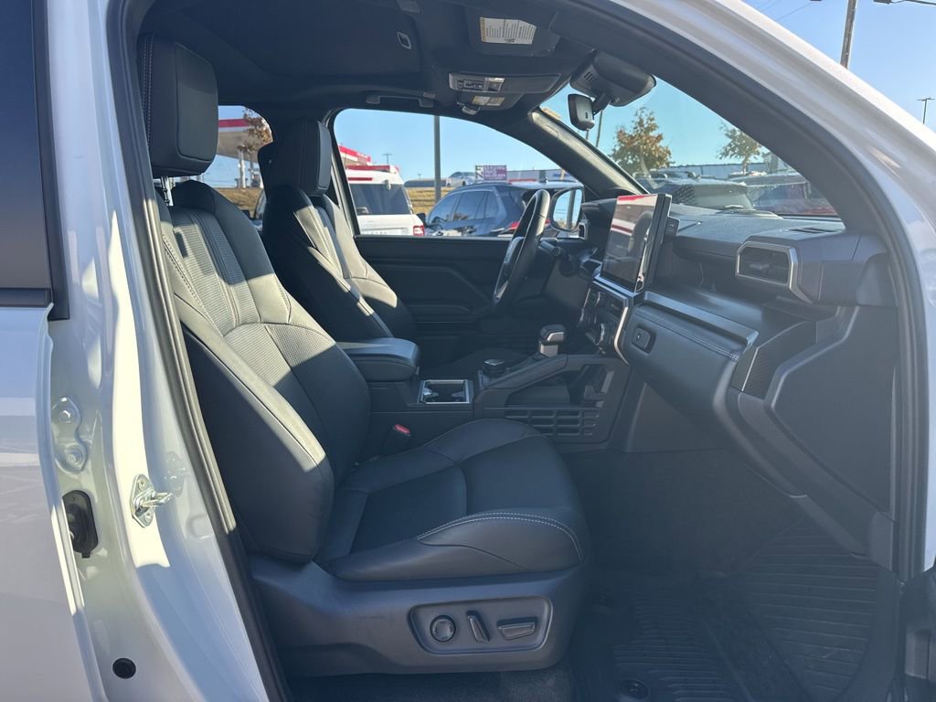 Used 2025 Toyota 4Runner Limited image 16