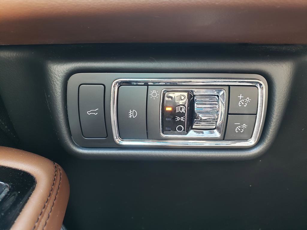 Used 2020 Lincoln Aviator Reserve w/ Equipment Group 202A AWD/4WD image 25