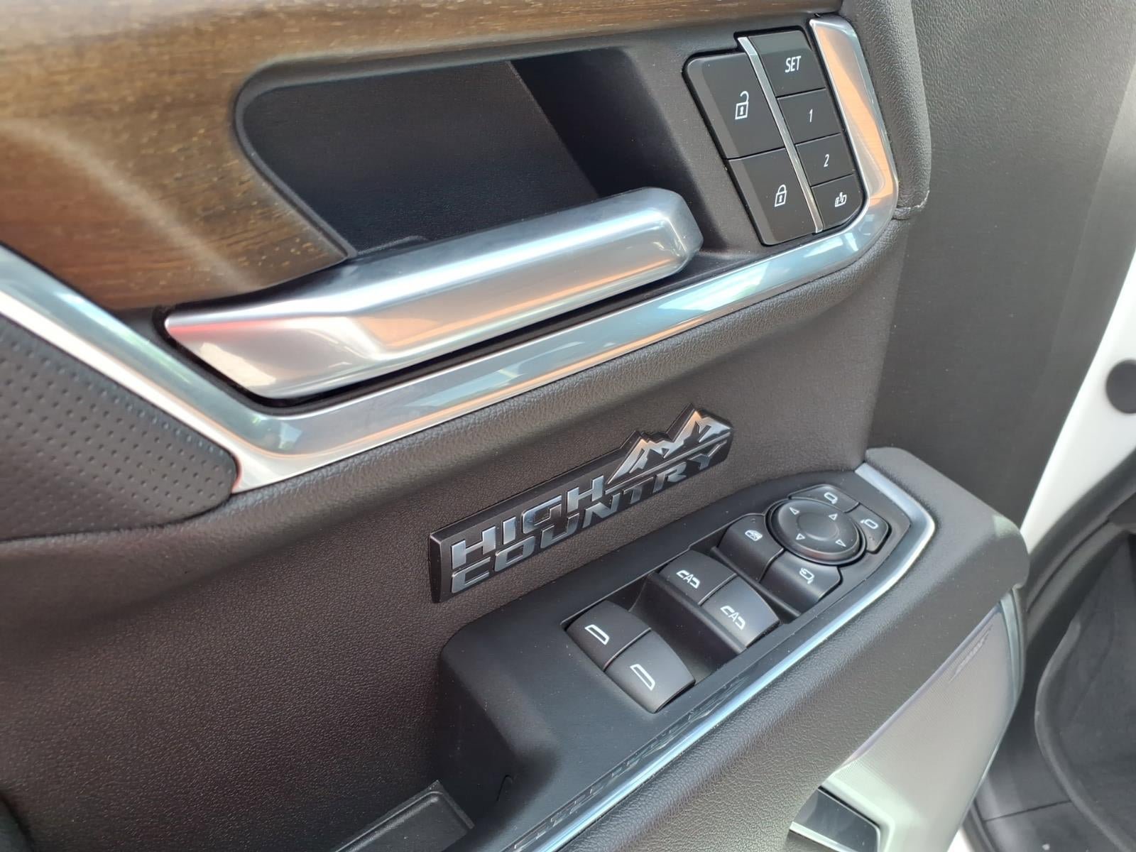 Used 2025 Chevrolet Silverado 1500 High Country AWD/4WD image 11