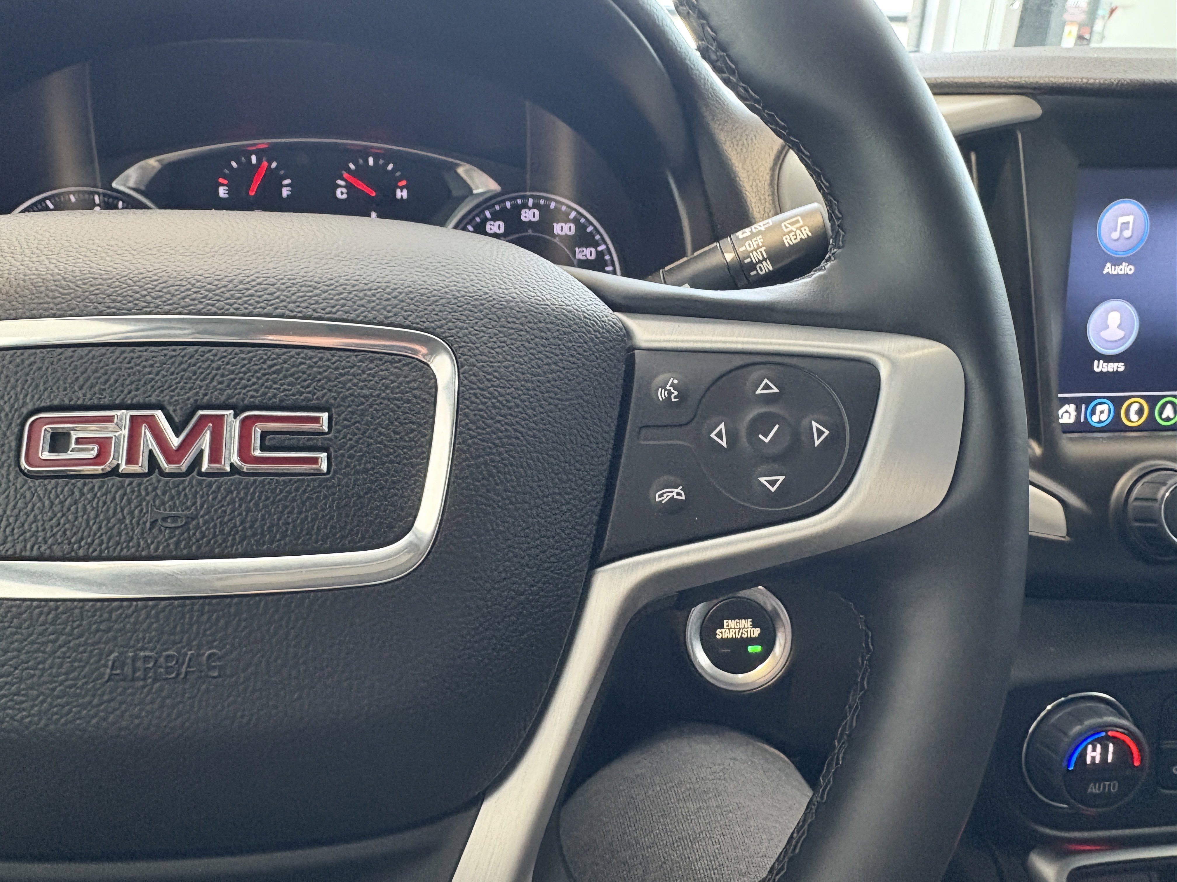 Used 2024 GMC Terrain SLT w/ Infotainment Package II image 11