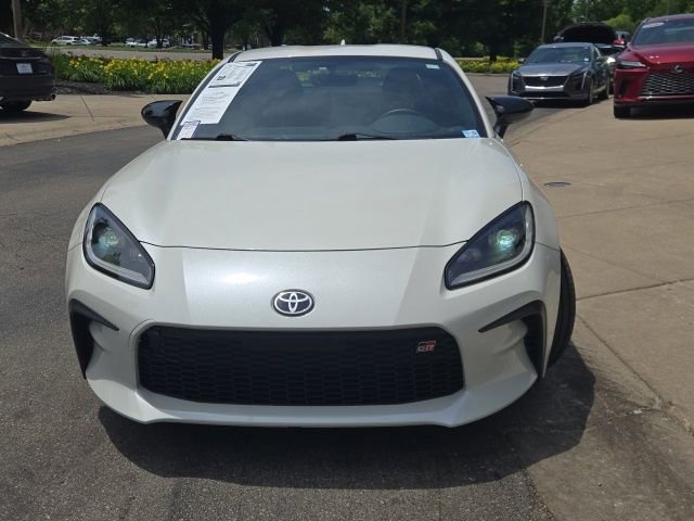 Used 2024 Toyota GR86 RWD image 9
