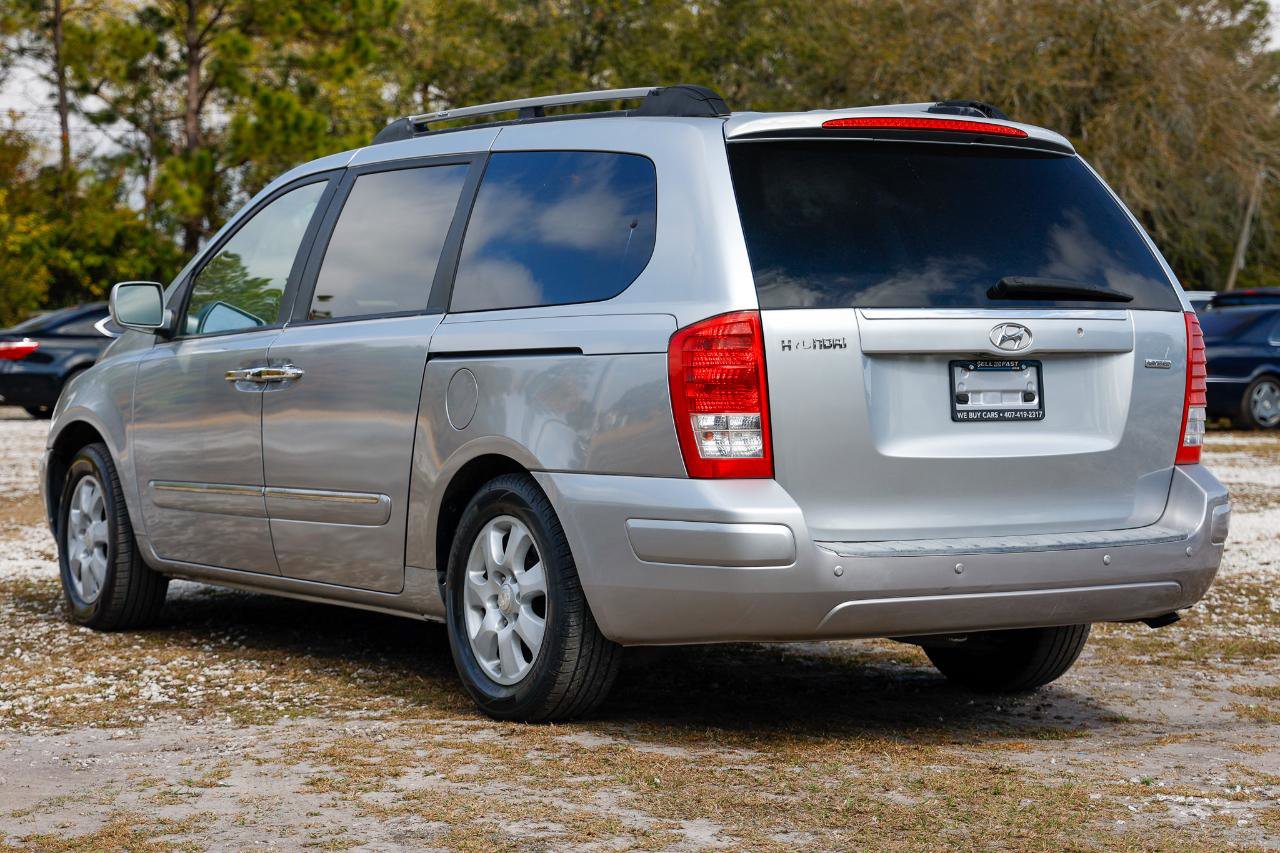 Used 2007 Hyundai Entourage Limited image 5