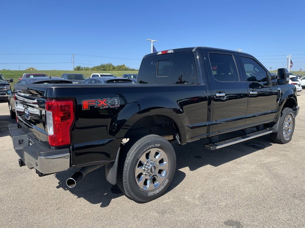 Used 2017 Ford F250 Lariat w/ Chrome Package image 4