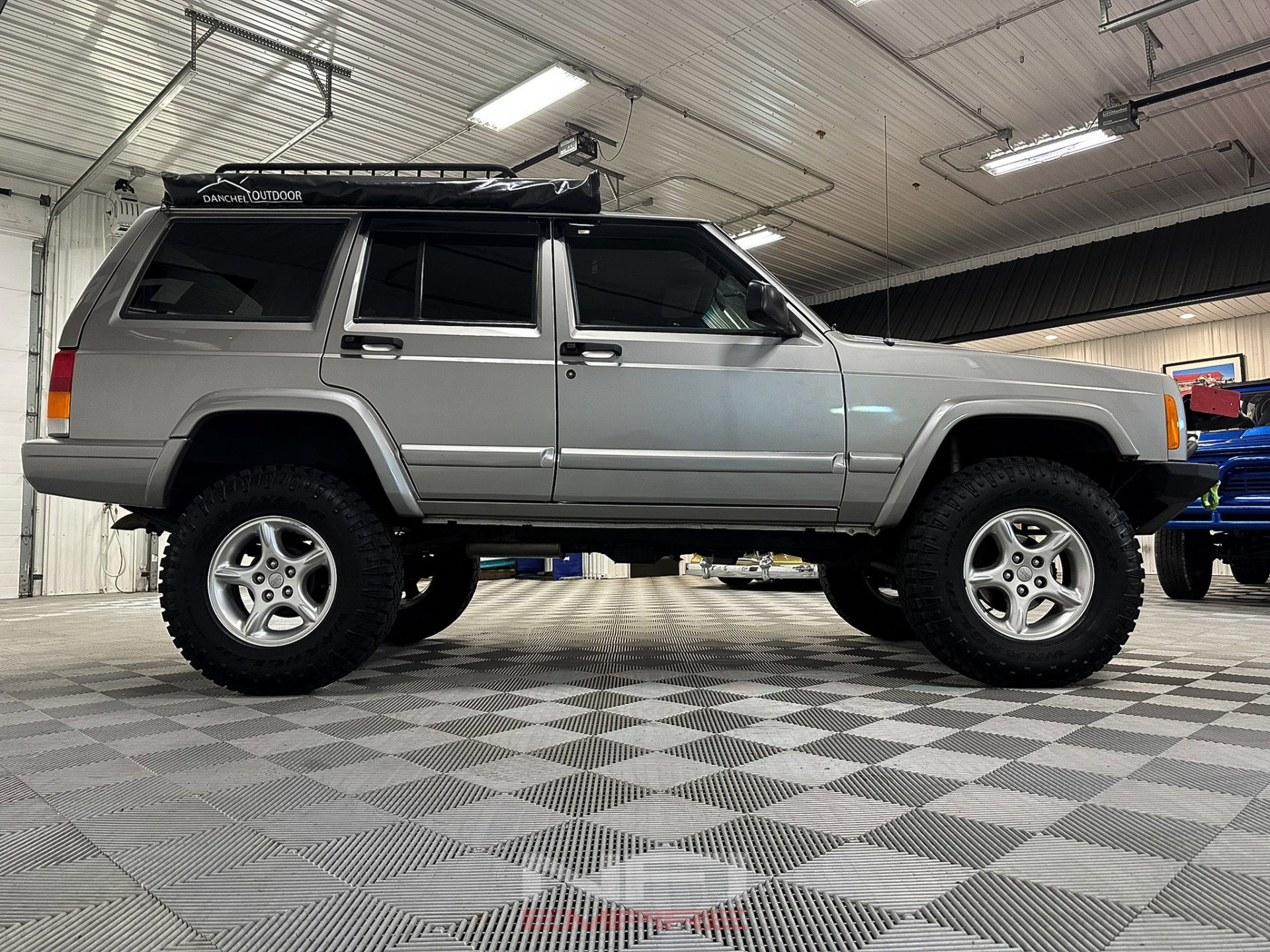 Used 2001 Jeep Cherokee Sport image 17