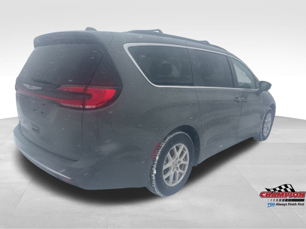 Used 2022 Chrysler Pacifica Touring-L image 5