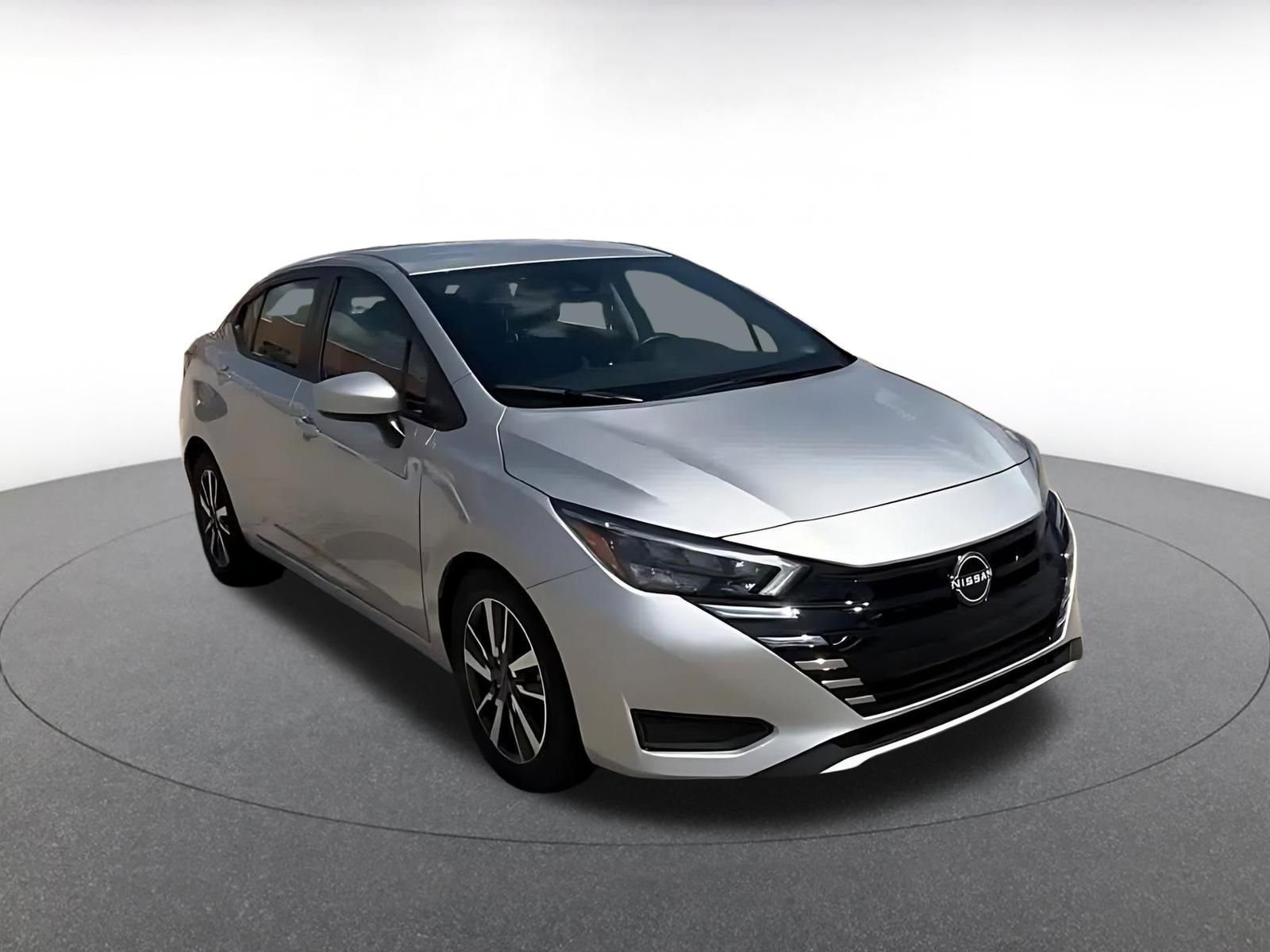 Used 2025 Nissan Versa SV FWD image 3