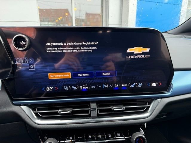 New 2026 Chevrolet Equinox EV LT w/ Convenience Package II AWD/4WD image 25