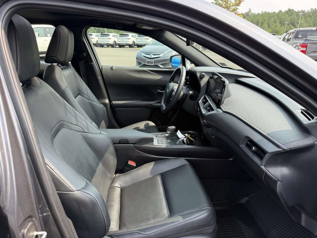 Used 2025 Lexus UX 300h AWD w/ Accessory Package (Z1) image 15