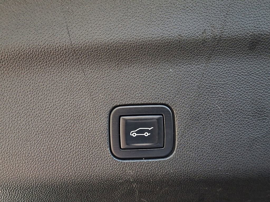 Used 2022 Cadillac Escalade ESV Sport Platinum image 35