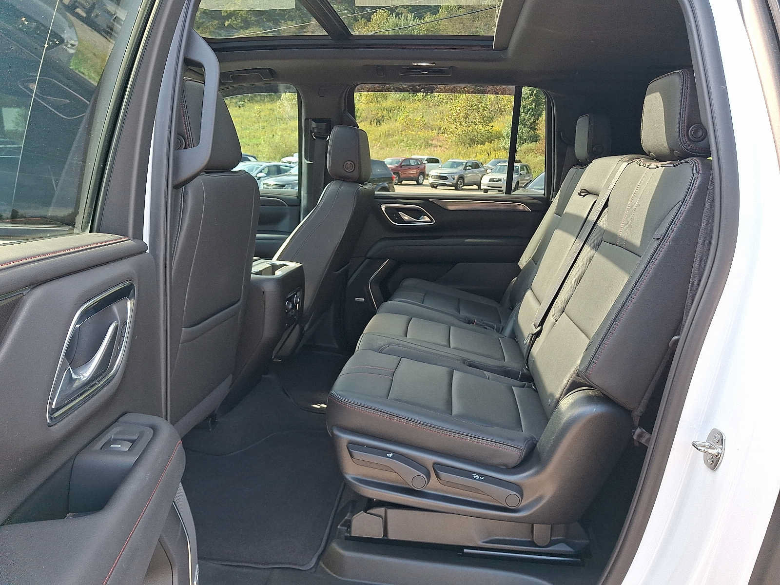 Used 2023 Chevrolet Suburban RST AWD/4WD image 10