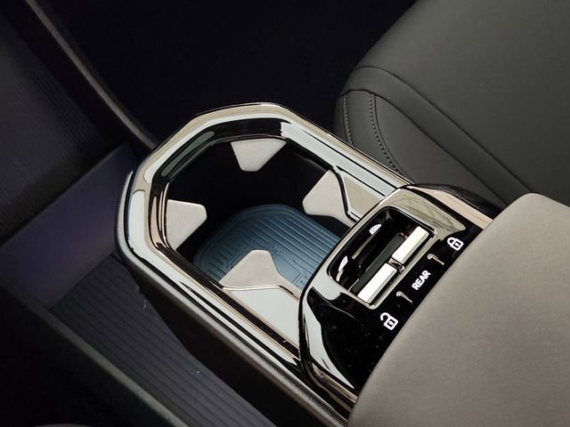 New 2025 Volvo EX30 Plus w/ Protection Package Premier image 20