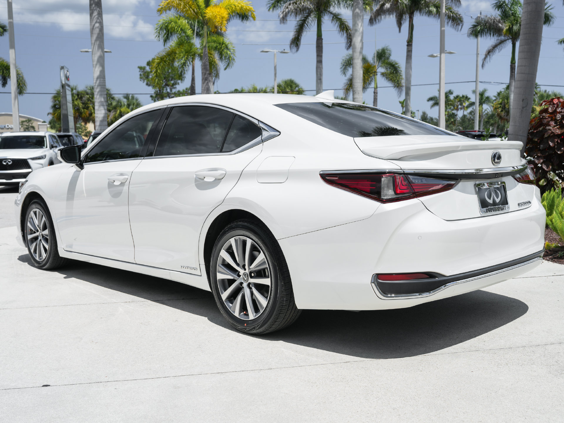 Used 2020 Lexus ES 300h w/ Premium Package FWD image 25