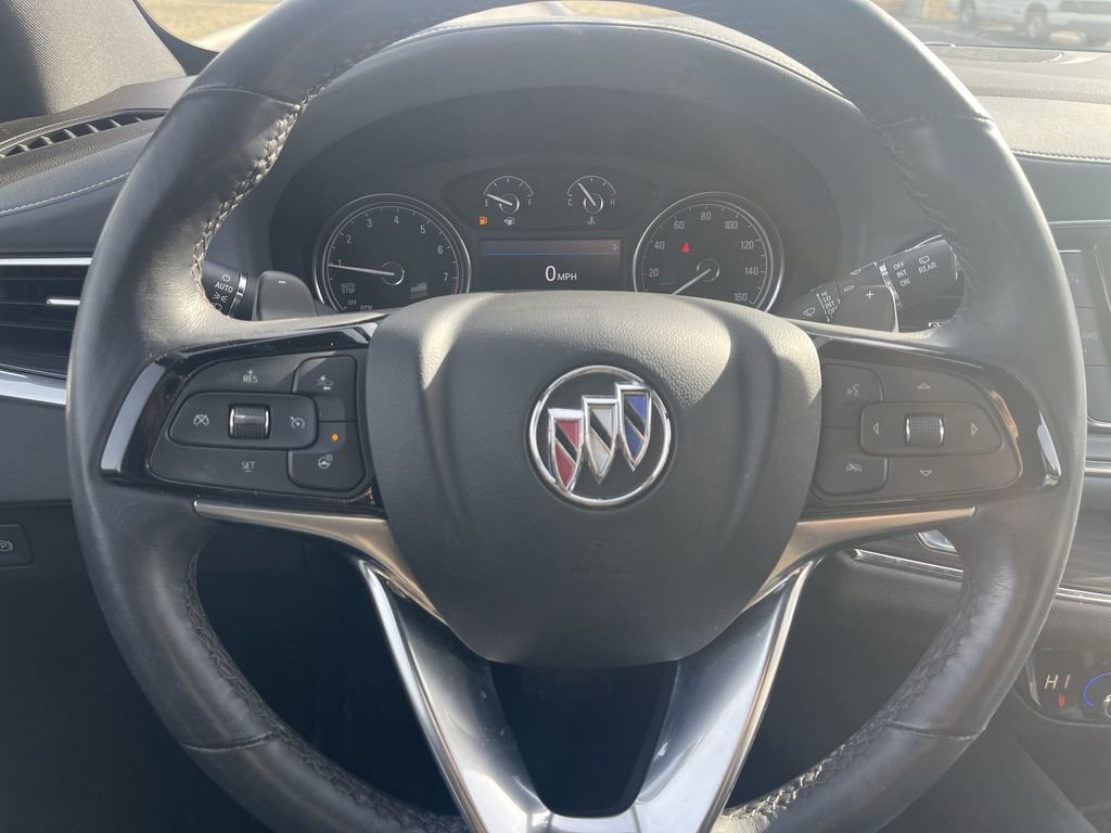 Used 2023 Buick Enclave Essence image 18