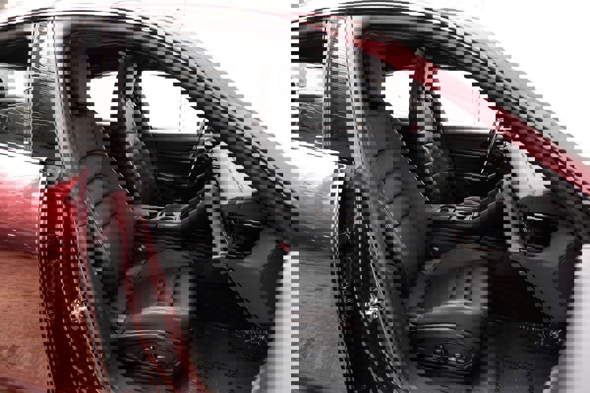 Used 2021 Porsche Taycan 4S w/ Premium Package image 33