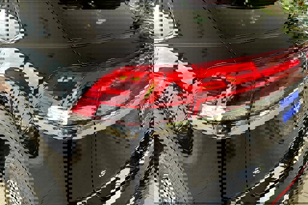 New 2026 Volkswagen Atlas Cross Sport SE image 30