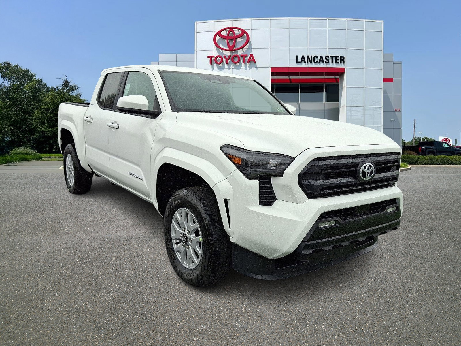 New 2025 Toyota Tacoma SR5