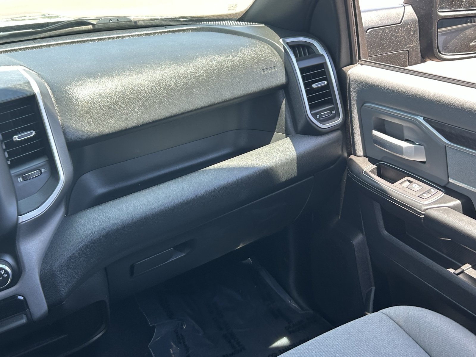Used 2023 RAM 3500 Big Horn AWD/4WD image 17