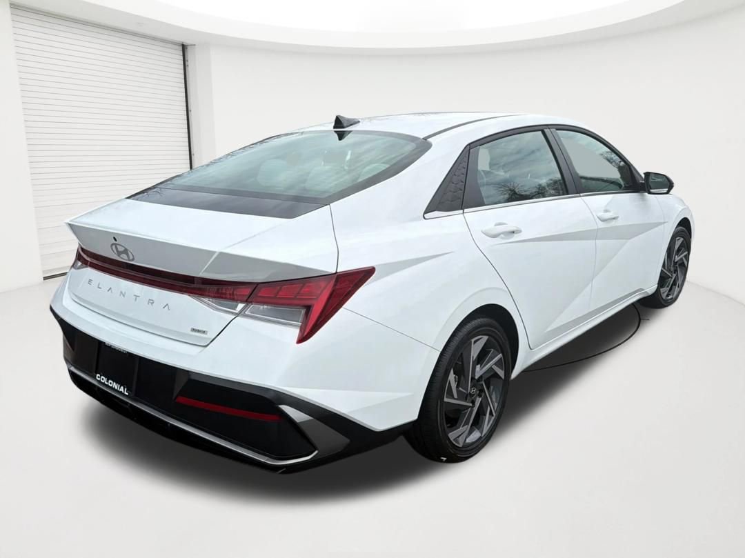Certified 2025 Hyundai Elantra Limited image 5