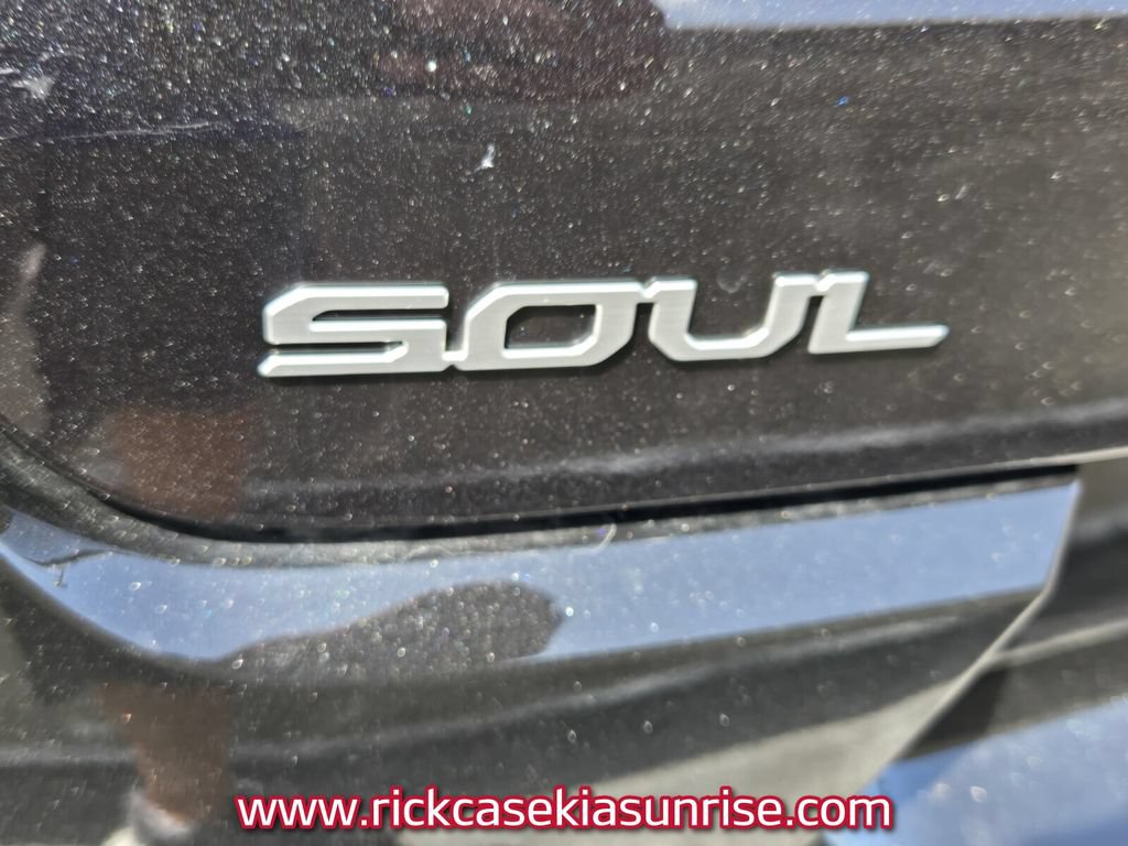 Used 2023 Kia Soul LX w/ Option Group 015 FWD image 6