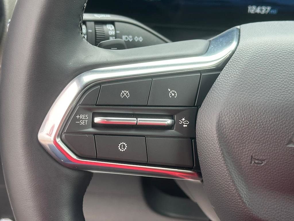 Used 2026 Chevrolet Equinox LT w/ Convenience Package II image 19