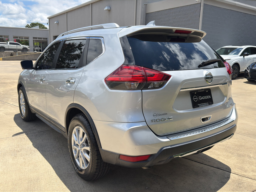 Used 2017 Nissan Rogue SV w/ SV Premium Package FWD image 5