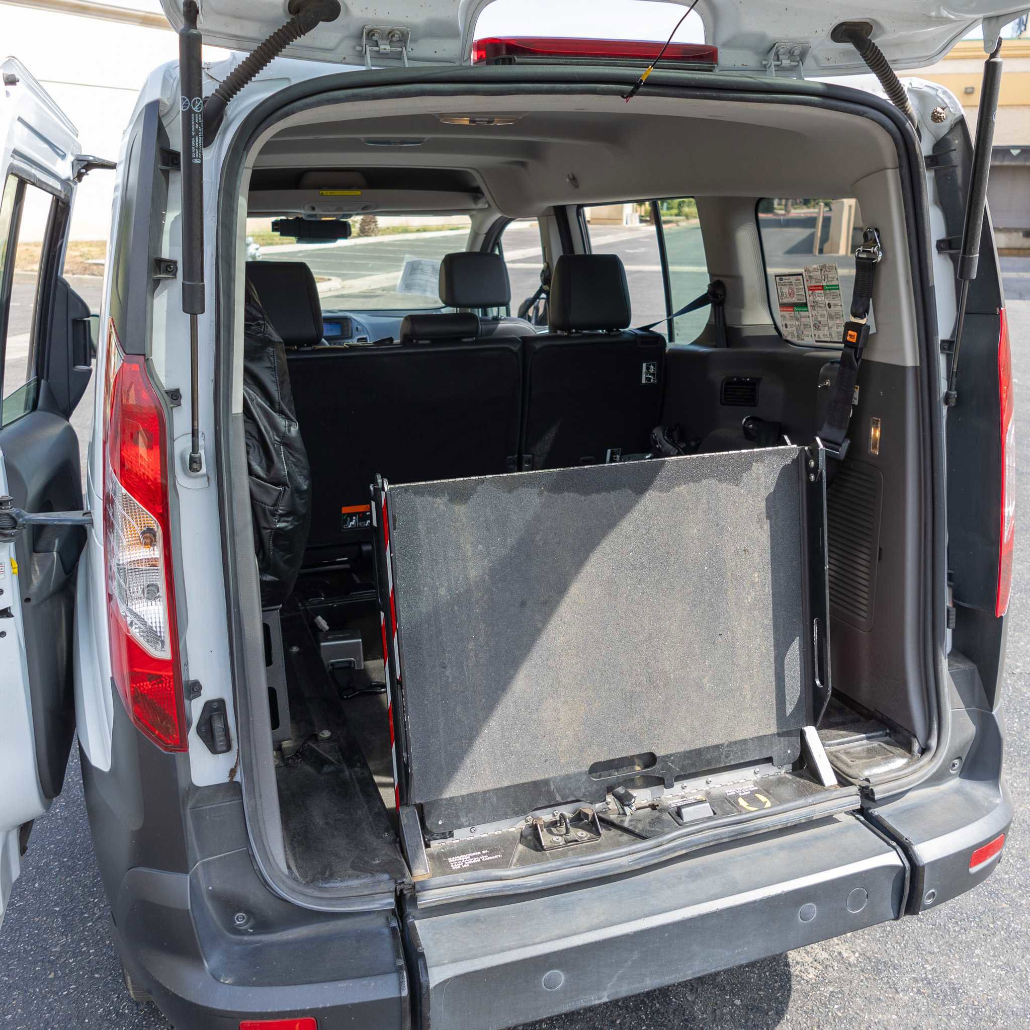 Used 2022 Ford Transit Connect XL image 17