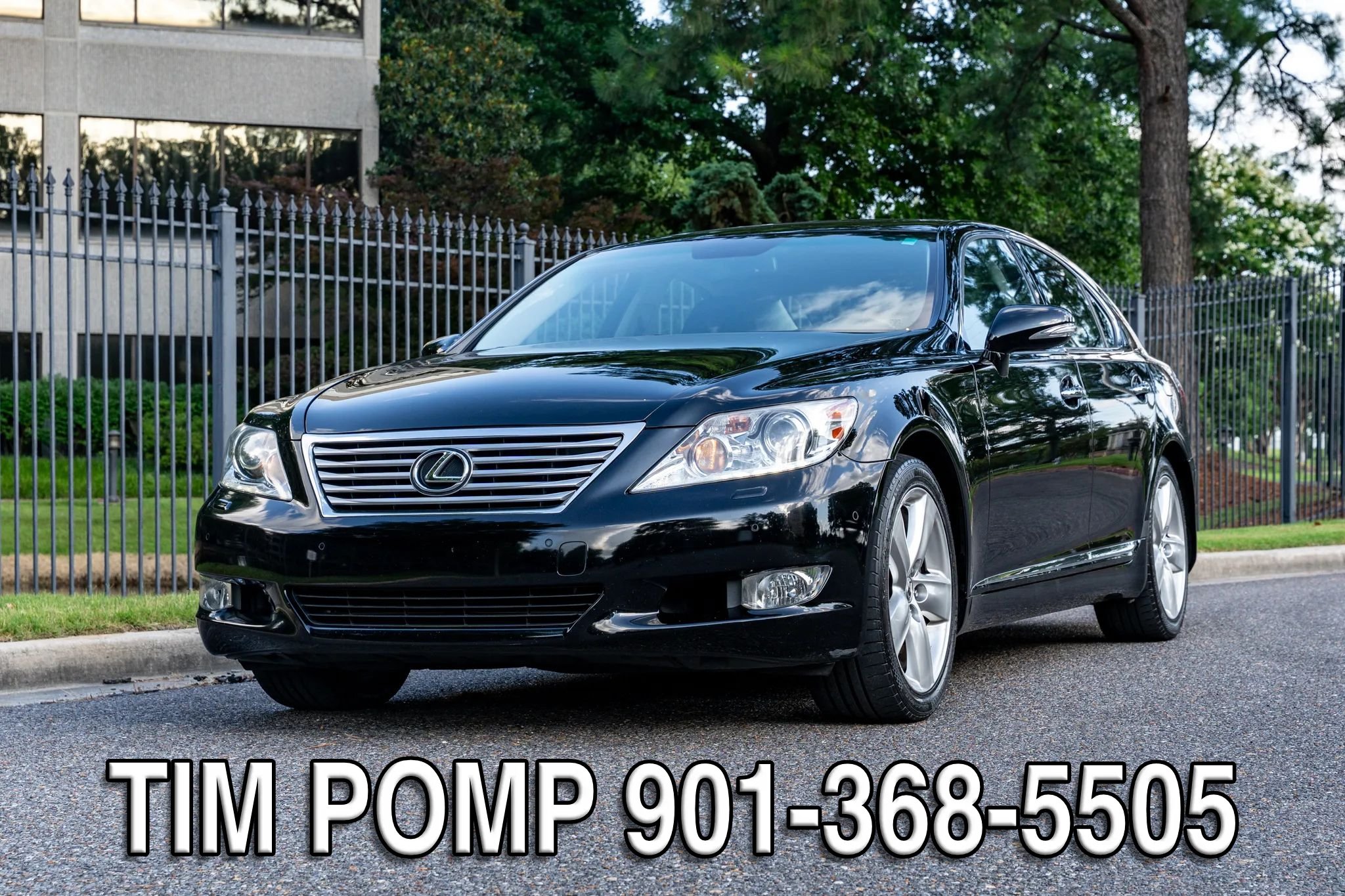 Used 2012 Lexus LS 460 w/ Comfort Pkg RWD image 2