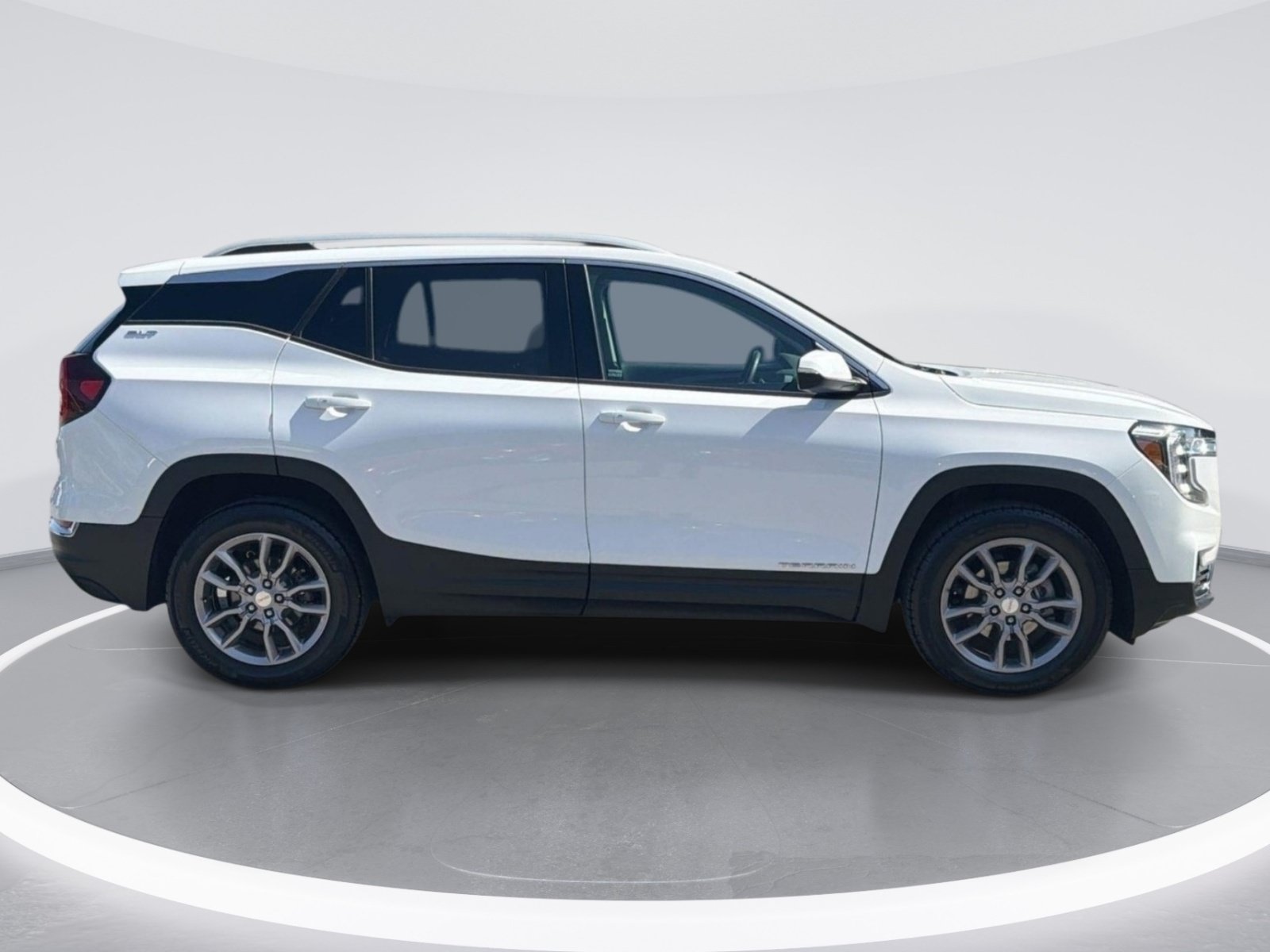 Used 2022 GMC Terrain SLT AWD/4WD image 3