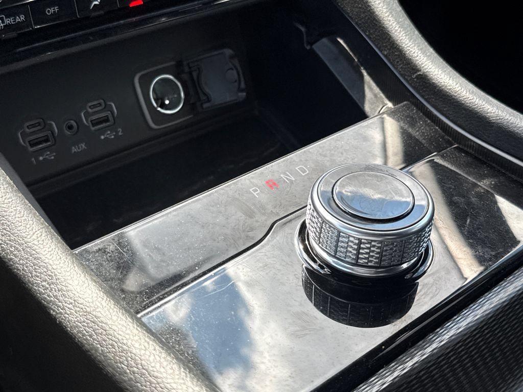 Used 2024 Jeep Grand Cherokee Altitude RWD image 24